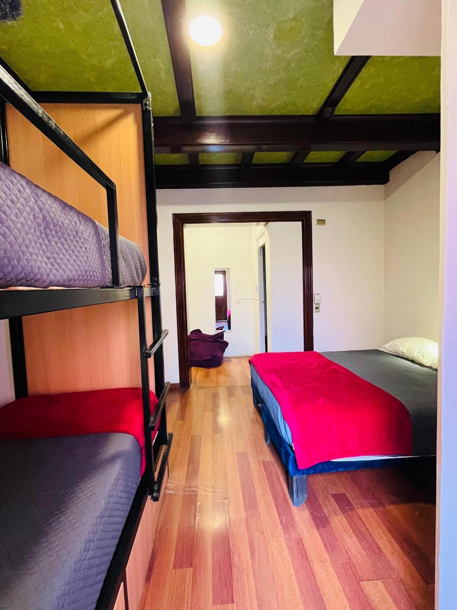 Enjoy Hostel Santiago Exterior photo